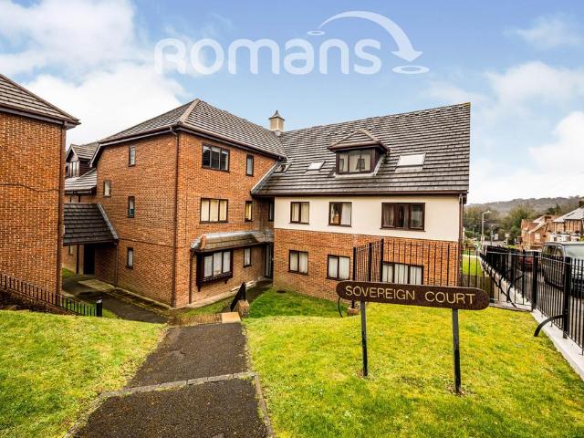 Flat for rent in Totteridge, Cressex