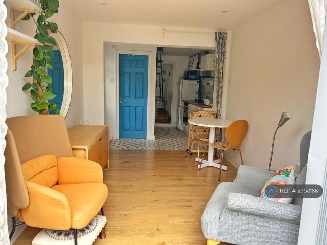 Flat for rent in Penge, Greater London