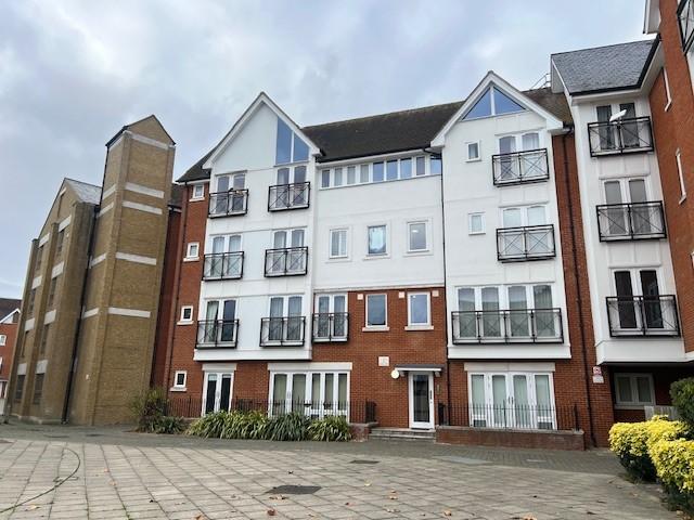 Flat for rent in St. Mildred's, The Bridge