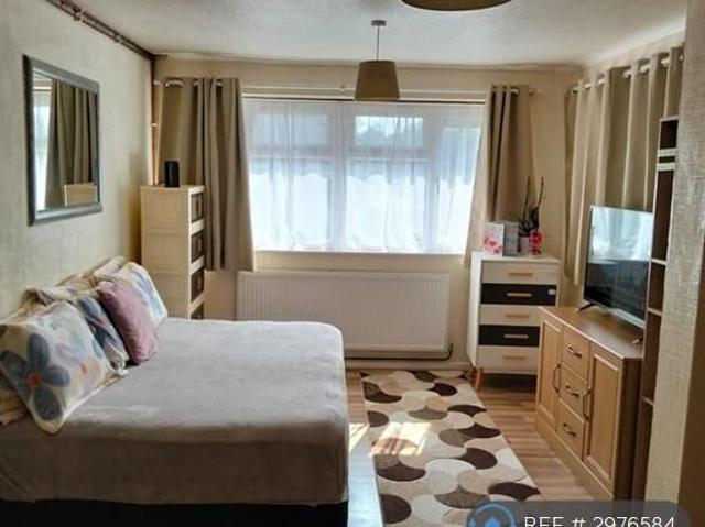 Apartment for rent in Great Linford, Milton Keynes