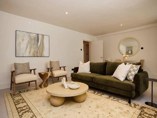 Apartment for rent in Clapham Park, Greater London