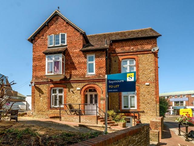 Flat for rent in Holloway Hill, Fole