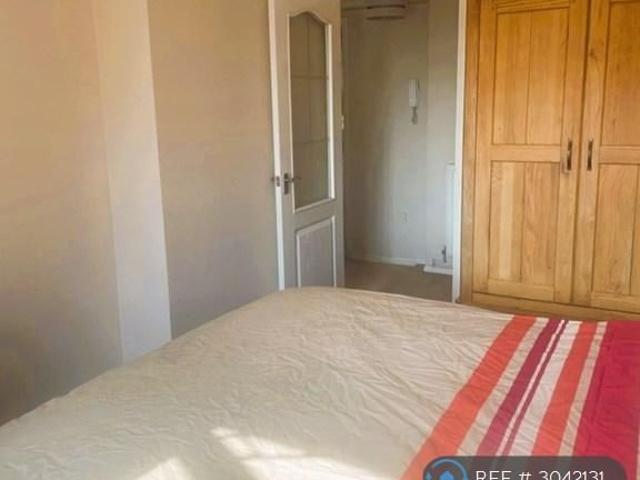 Apartment for rent in Stroud Green, Barling