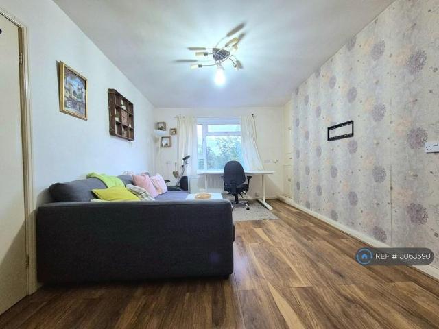 Apartment for rent in Moorside, Leeds