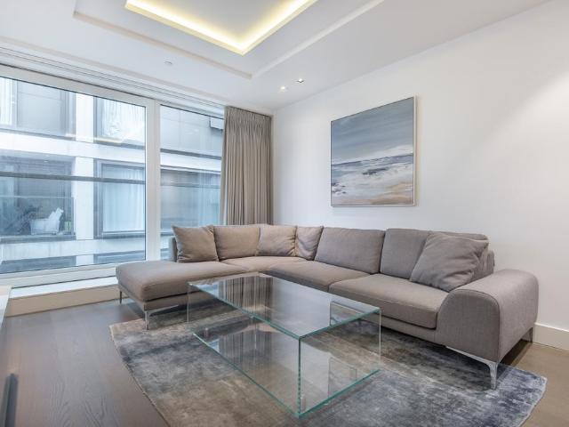 Flat for rent in Kensington, Greater London