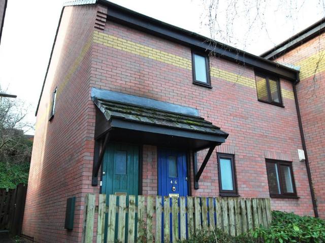 Flat for rent in Three Lamps Estate, Feckenham