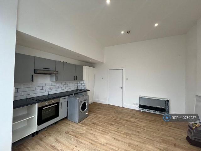 Apartment for rent in Plasnewydd, Falcon Lodge