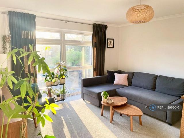 Apartment for rent in London Borough of Merton, South Wimbledon