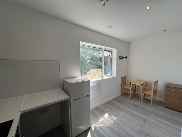 Apartment for rent in New Southgate, Greater London