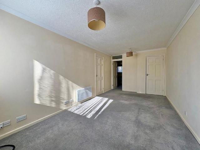 Apartment for rent in Woodside Estate, Houghton Regis