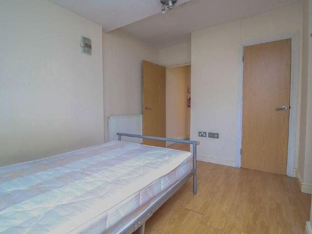 Apartment for rent in Plasnewydd, Falcon Lodge