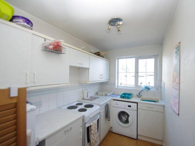Flat for rent in Holywell Estate, North Watford