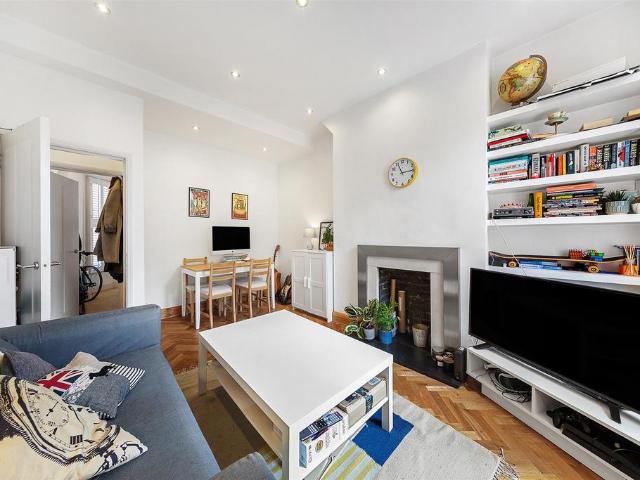 Flat for rent in Brixton, Greater London
