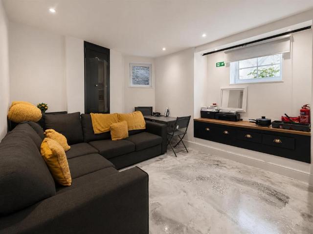 Flat for rent in Trafford Park, Greater Manchester
