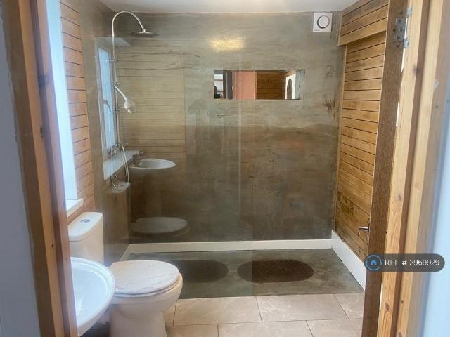 Flat for rent in Nangreaves, Wales