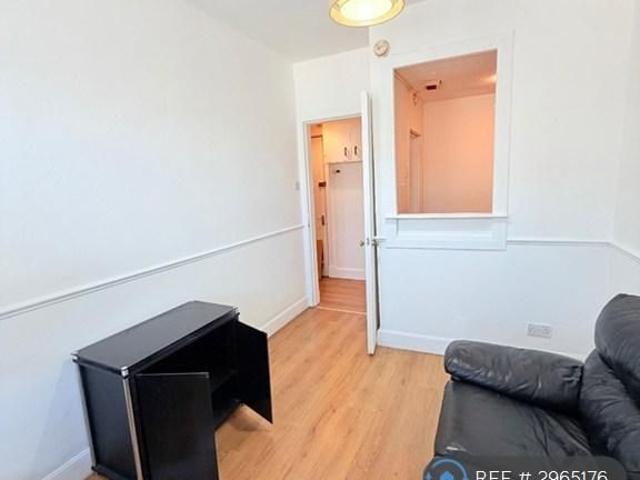 Apartment for rent in Glenburn, Scotland