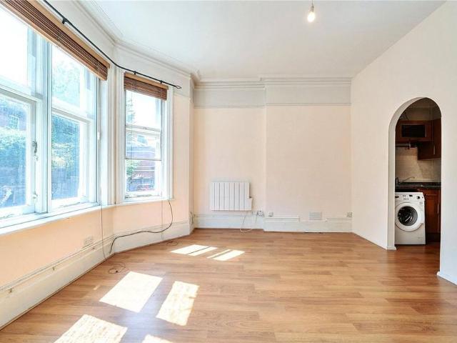 Apartment for rent in Surbiton, Greater London