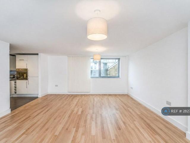 Apartment for rent in City Centre, Falcon Lodge