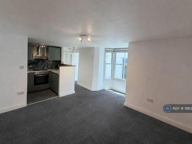 Apartment for rent in West Cliff, Acol