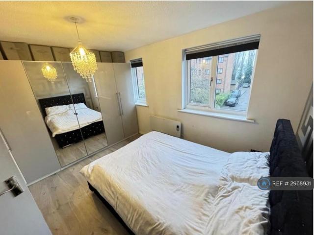 Flat for rent in Grays, Essex