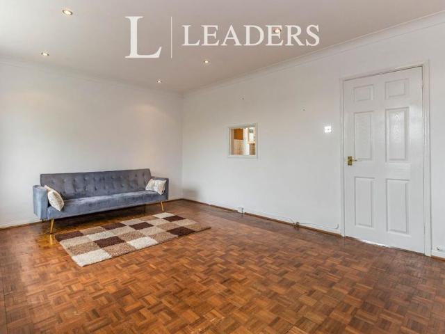 Apartment for rent in London Borough of Sutton, Greater London