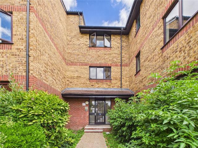 Flat for rent in Higham Hill, Greater London