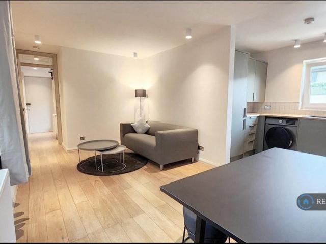 Flat for rent in Norbiton, Greater London