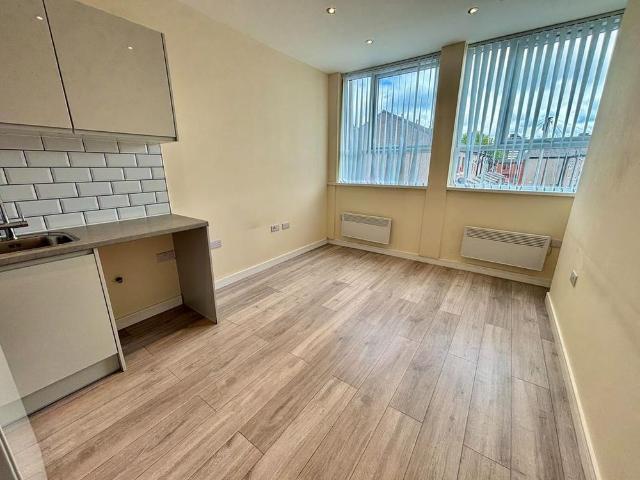 Apartment for rent in Spotland Bridge, Burnedge