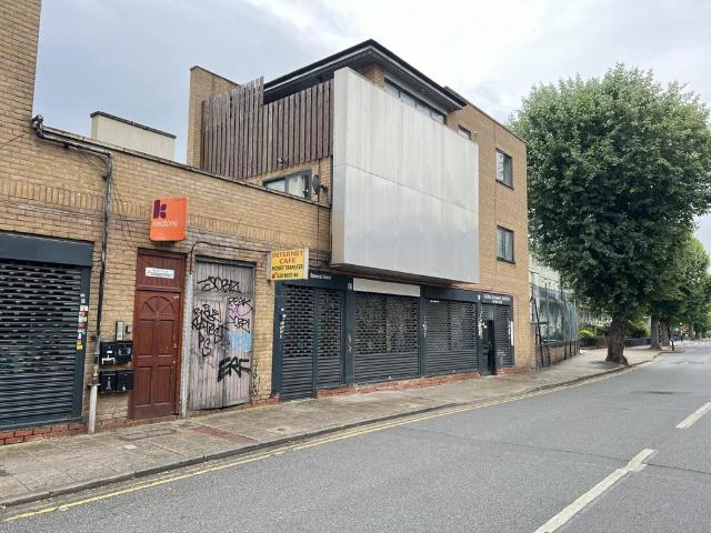 Flat for rent in London Borough of Lewisham, Deptford