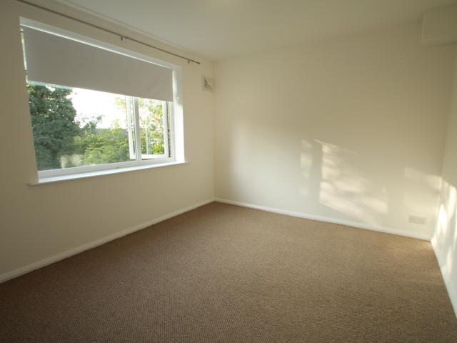 Apartment for rent in Longlands, Greater London