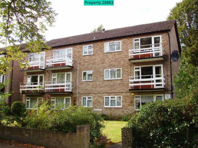 Flat for rent in Cuddington, Surrey