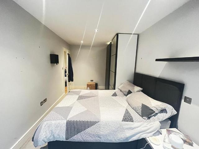 Flat for rent in Riverdene, Priest Down