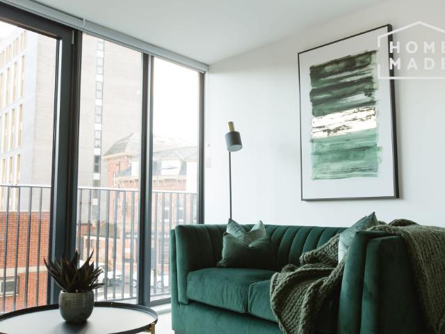 Flat for rent in Hulme, Georgia