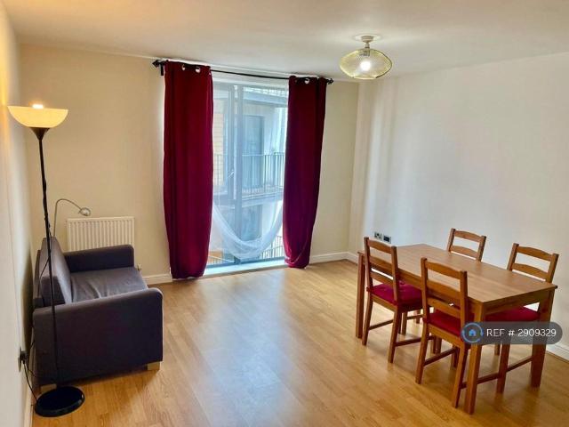 Flat for rent in Colindale, Greater London