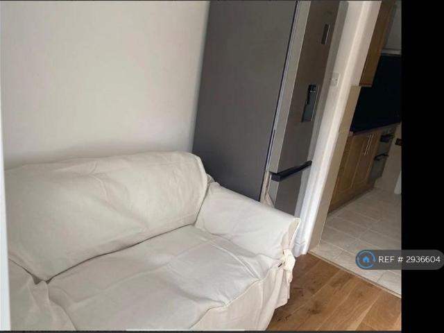 Apartment for rent in Preston, Greater London