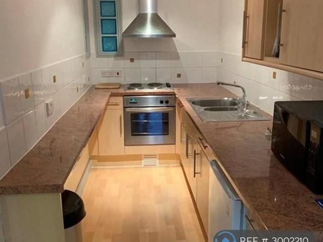 Apartment for rent in Perryfields, West Sussex