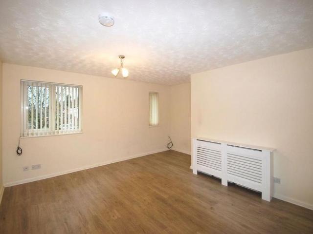 Apartment for rent in Woodsmoor, Bramhall