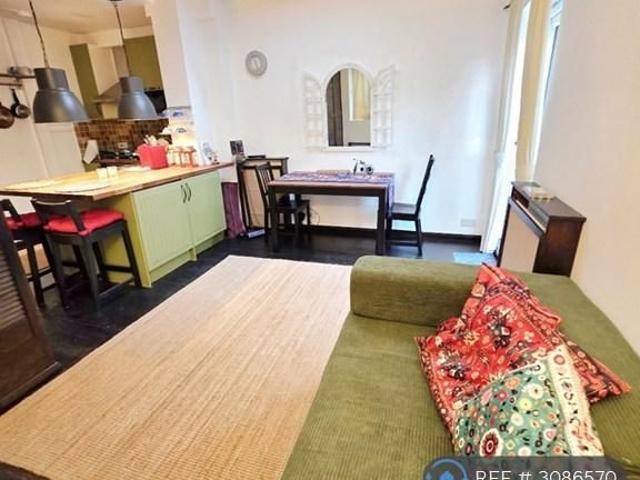Apartment for rent in London Borough of Hammersmith and Fulham, Greater London