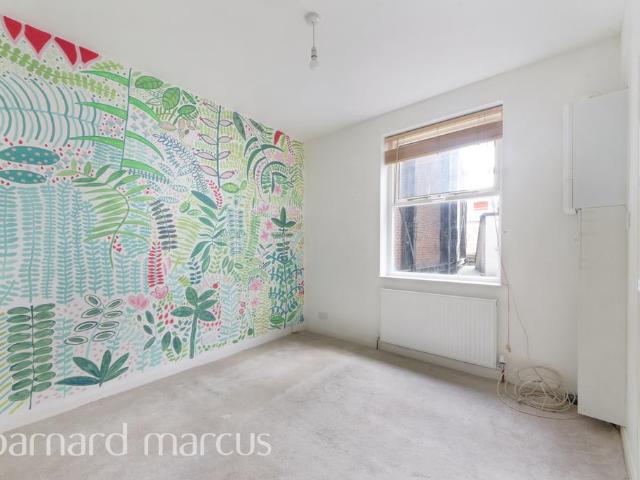 Flat for rent in London Borough of Merton, Mitcham