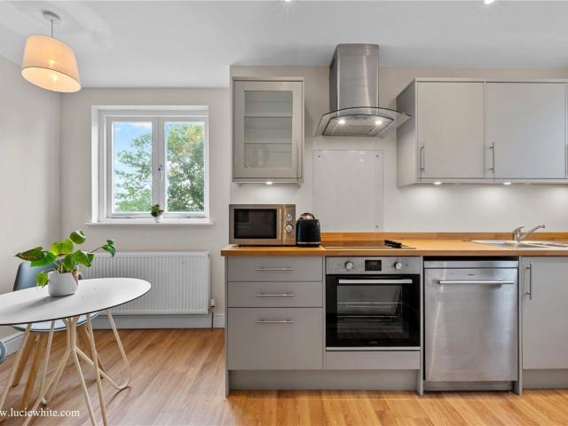 Apartment for rent in Norbiton, Greater London