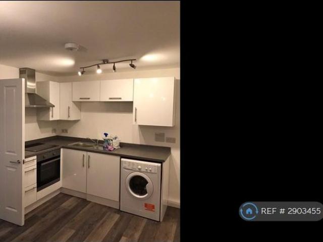 Apartment for rent in Heol-las, Surrey