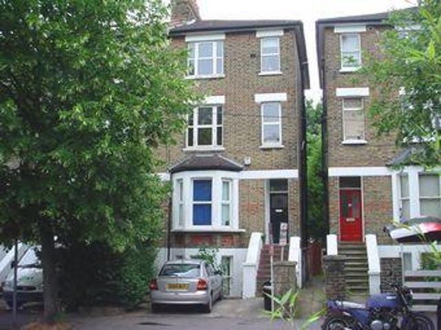 Flat for rent in London Borough of Croydon, Addiscombe