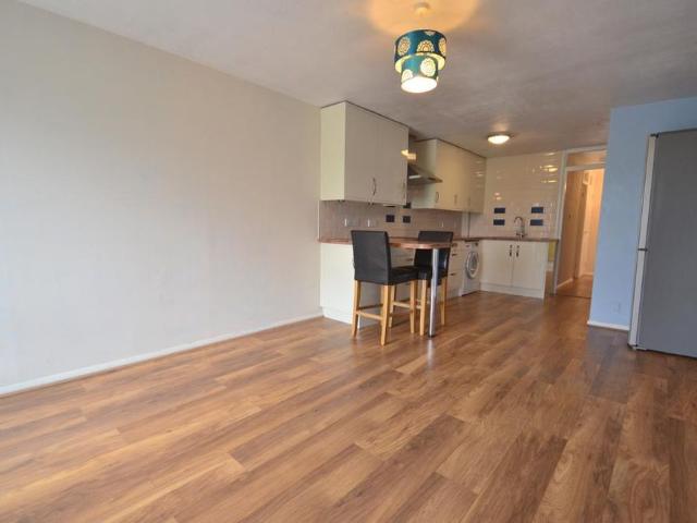 Apartment for rent in Brompton, Gillingham