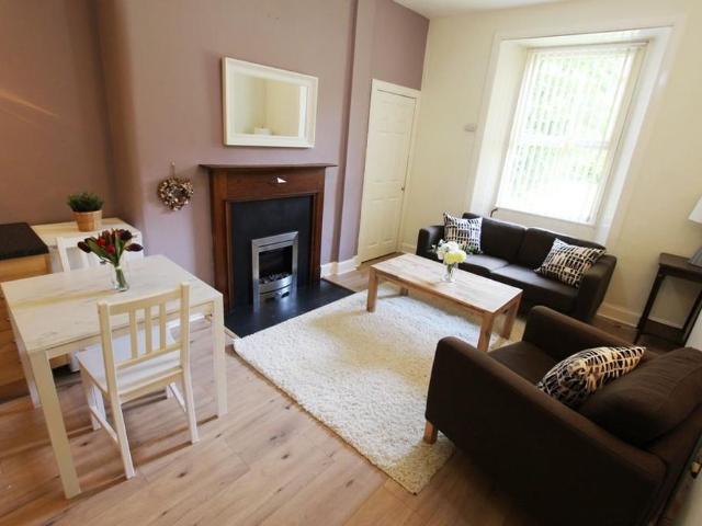 Apartment for rent in Hillside, Leith