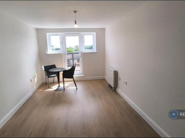 Apartment for rent in Pouchen End, Hertfordshire