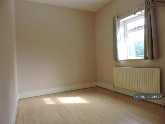 Apartment for rent in Widmore, Greater London