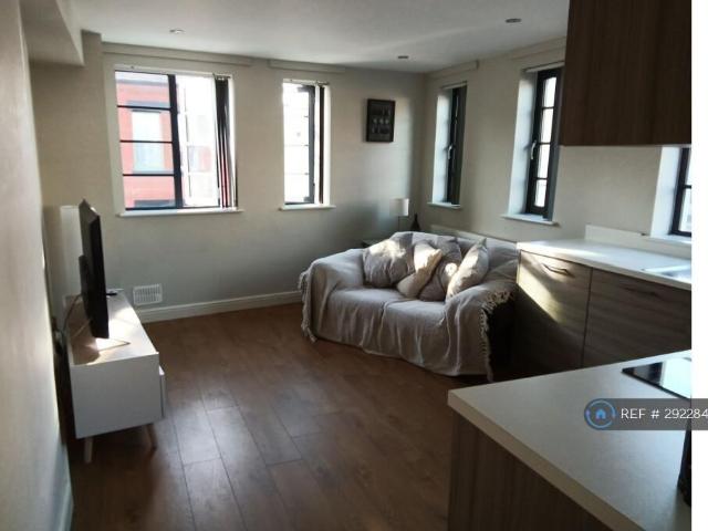 Flat for rent in Cheadle, Greater Manchester