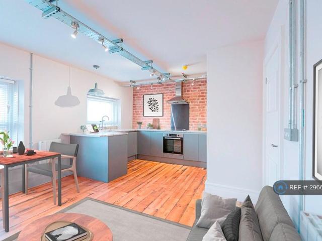 Flat for rent in Stow Hill, Wales