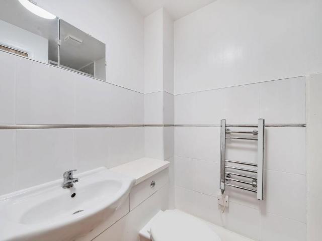 Flat for rent in Shooters Hill, Greater London
