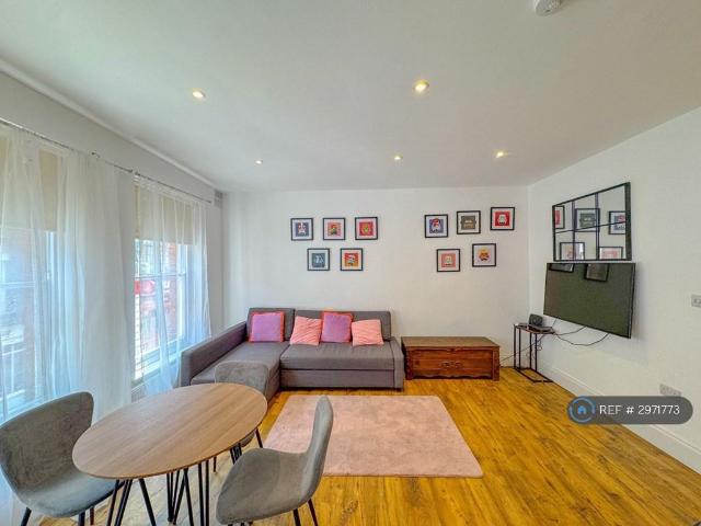 Flat for rent in Soho, Greater London
